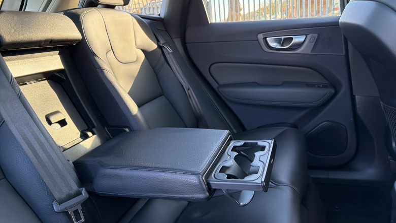 Volvo XC60 2.0 T6 [350] RC PHEV Plus Dark 5dr AWD Geartronic Estate